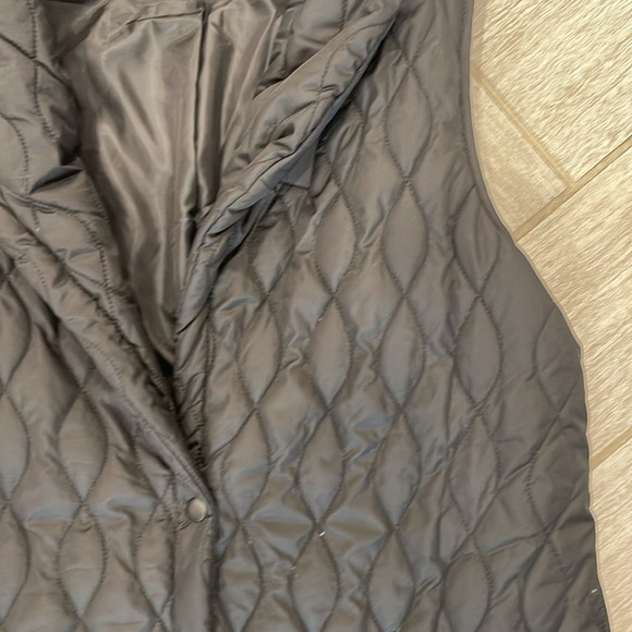 Maurice’s vest - Picture 3 of 5